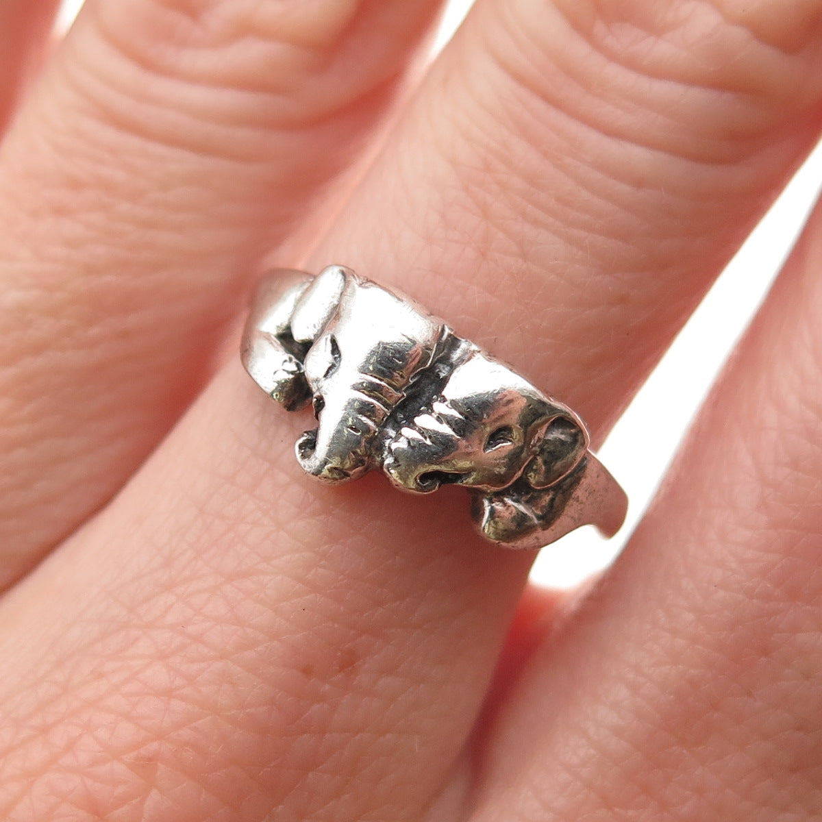 925 Sterling Silver Vintage Elephant Couple Oxidized Ring Size 7