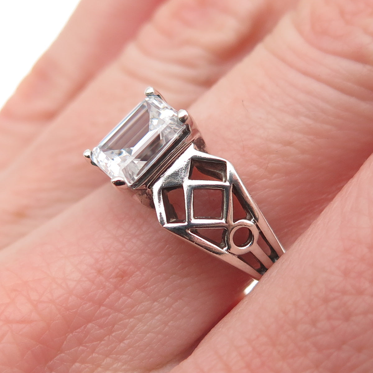 925 Sterling Silver Vintage Emerald-Cut C Z Promise Ring Size 7.5