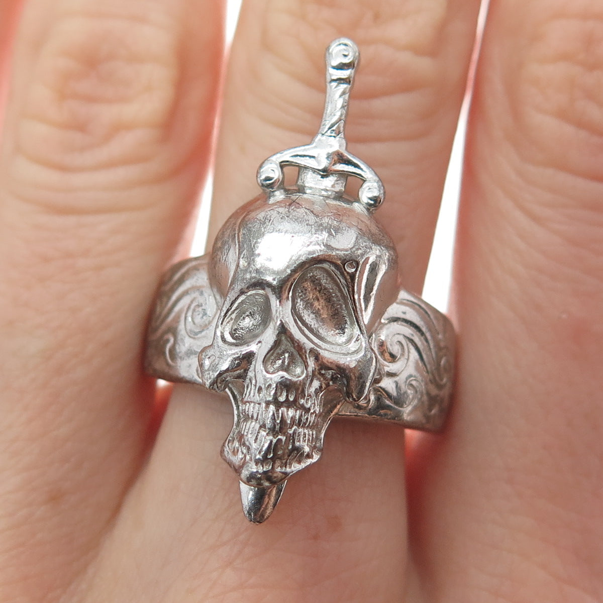 HARD JEWELRY 925 Sterling Silver Hallucinogenic Nightmare Skull Ring Size 9.25