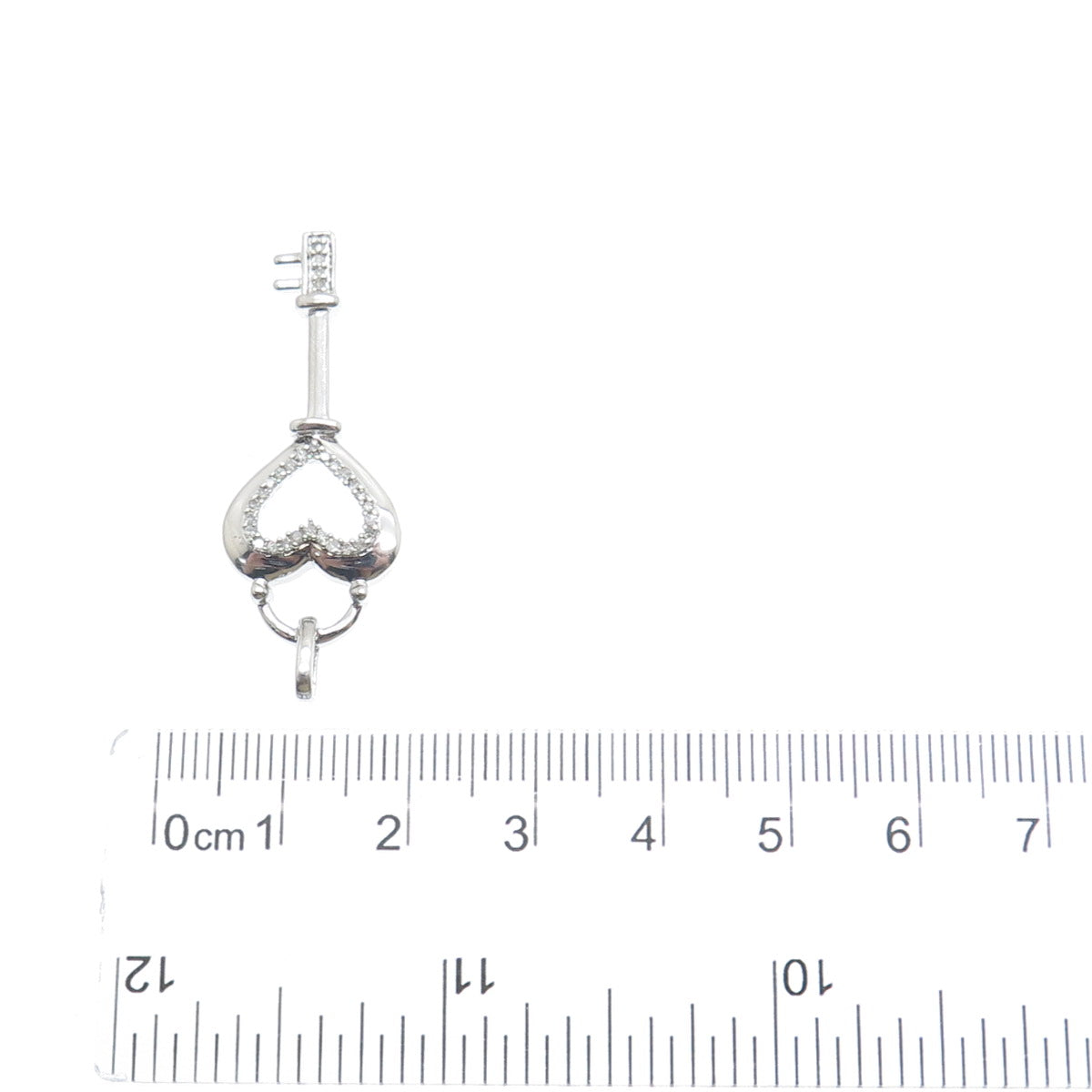 HN HENG NGAI 925 Sterling Silver Real Round-Cut Diamond Heart Key Charm Pendant