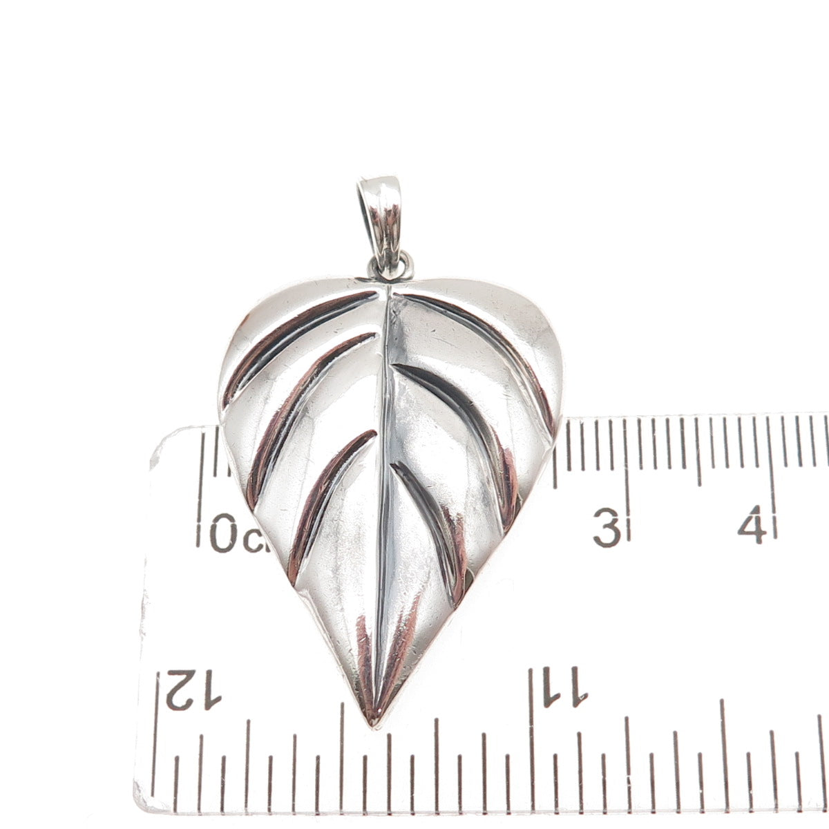 925 Sterling Silver Vintage Floral Leaf Oxidized Charm Pendant