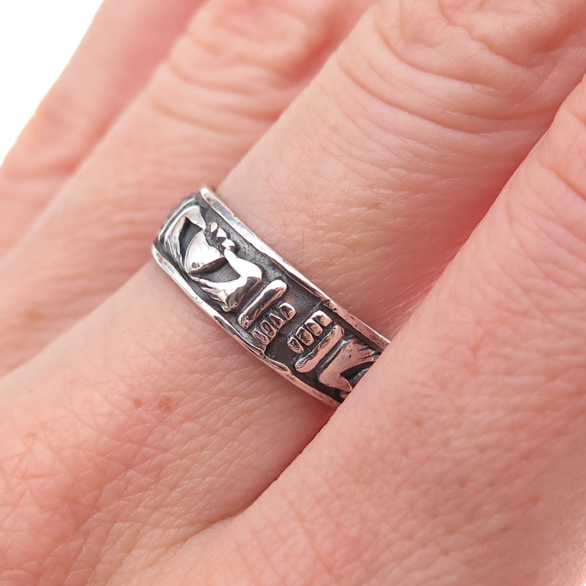 925 Sterling Silver Vintage Irish Claddagh Oxidized Band Ring Size 6.75