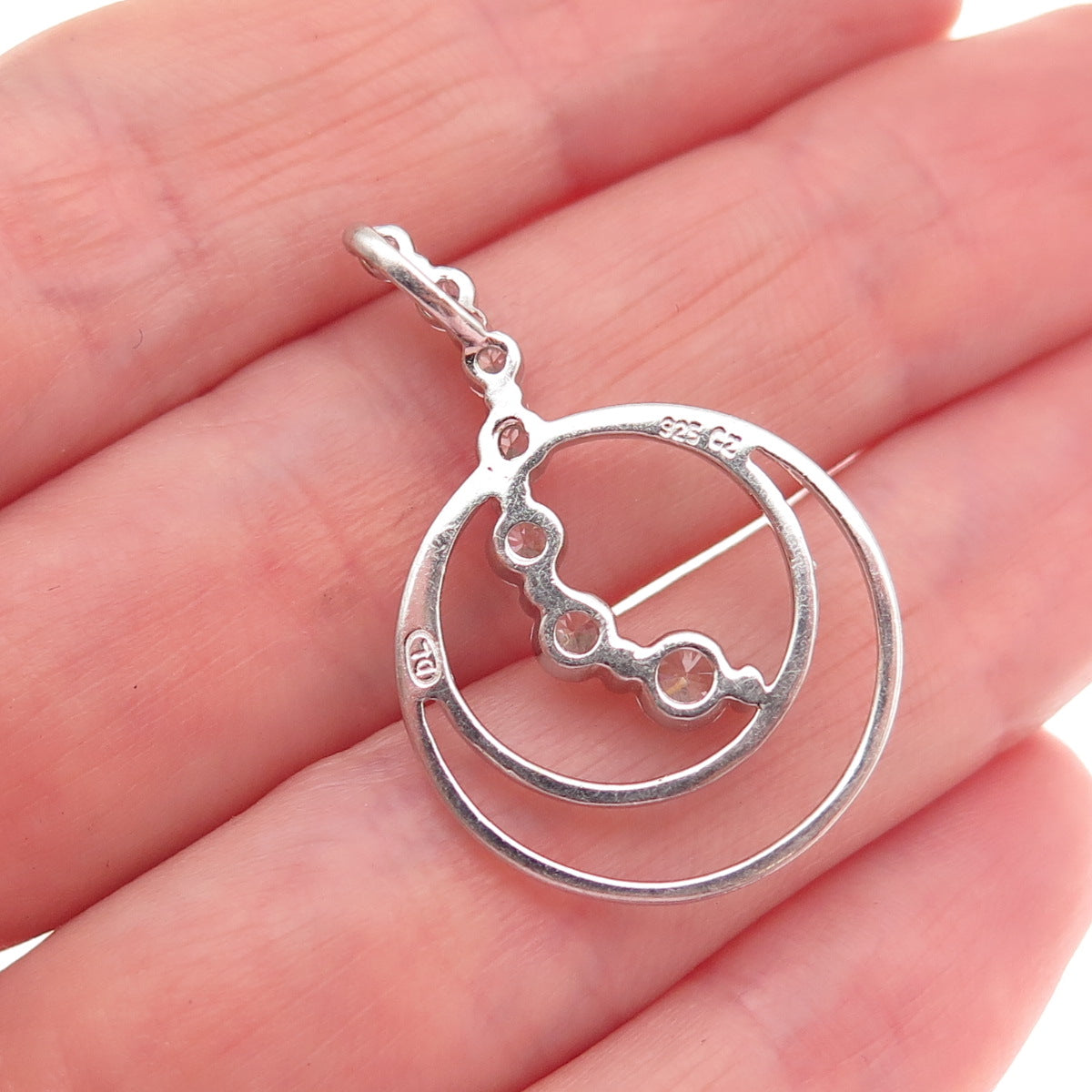 925 Sterling Silver Graduated Round-Cut C Z Charm Pendant