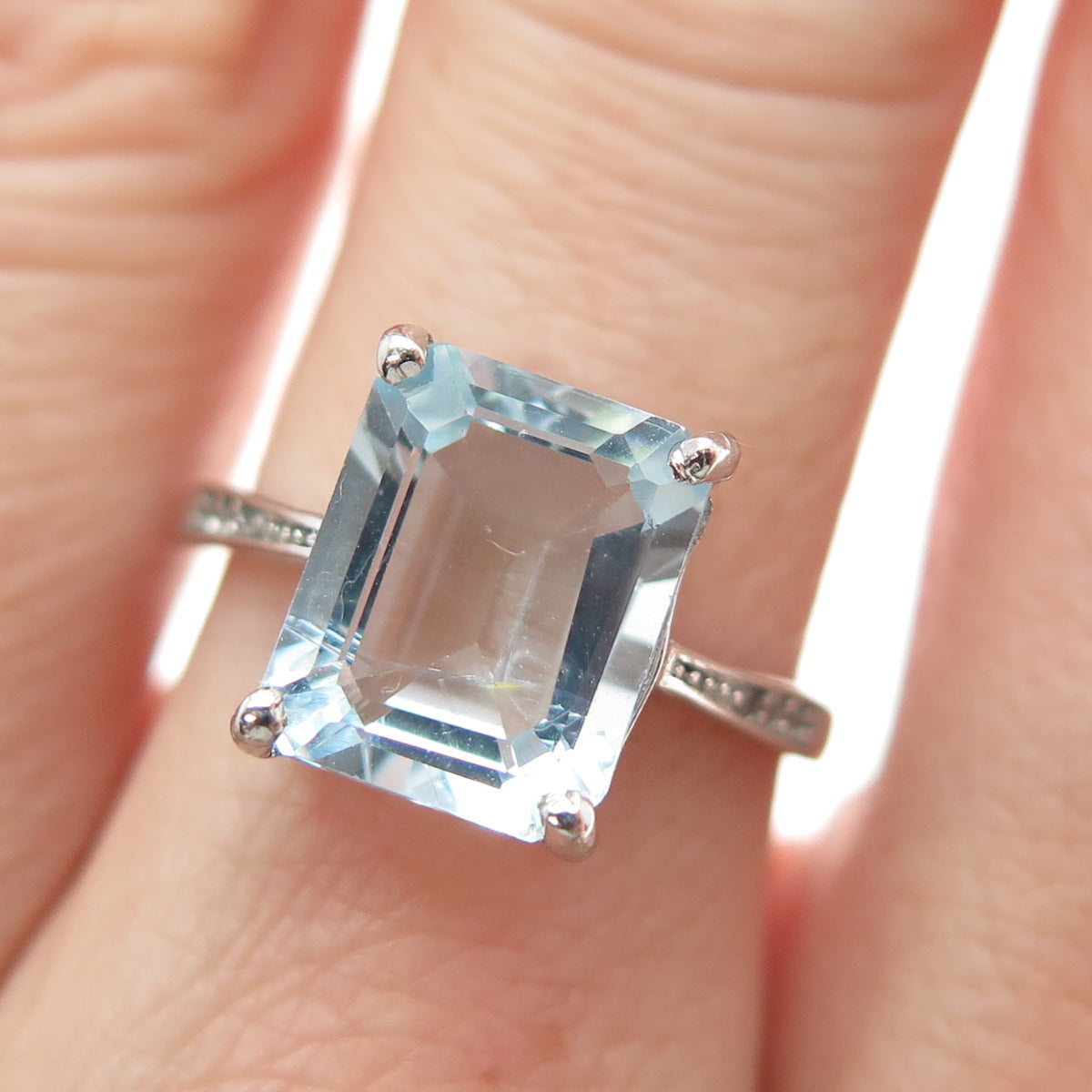 925 Sterling Silver Real Emerald-Cut Blue & Round-Cut White Topaz Ring Size 6.5