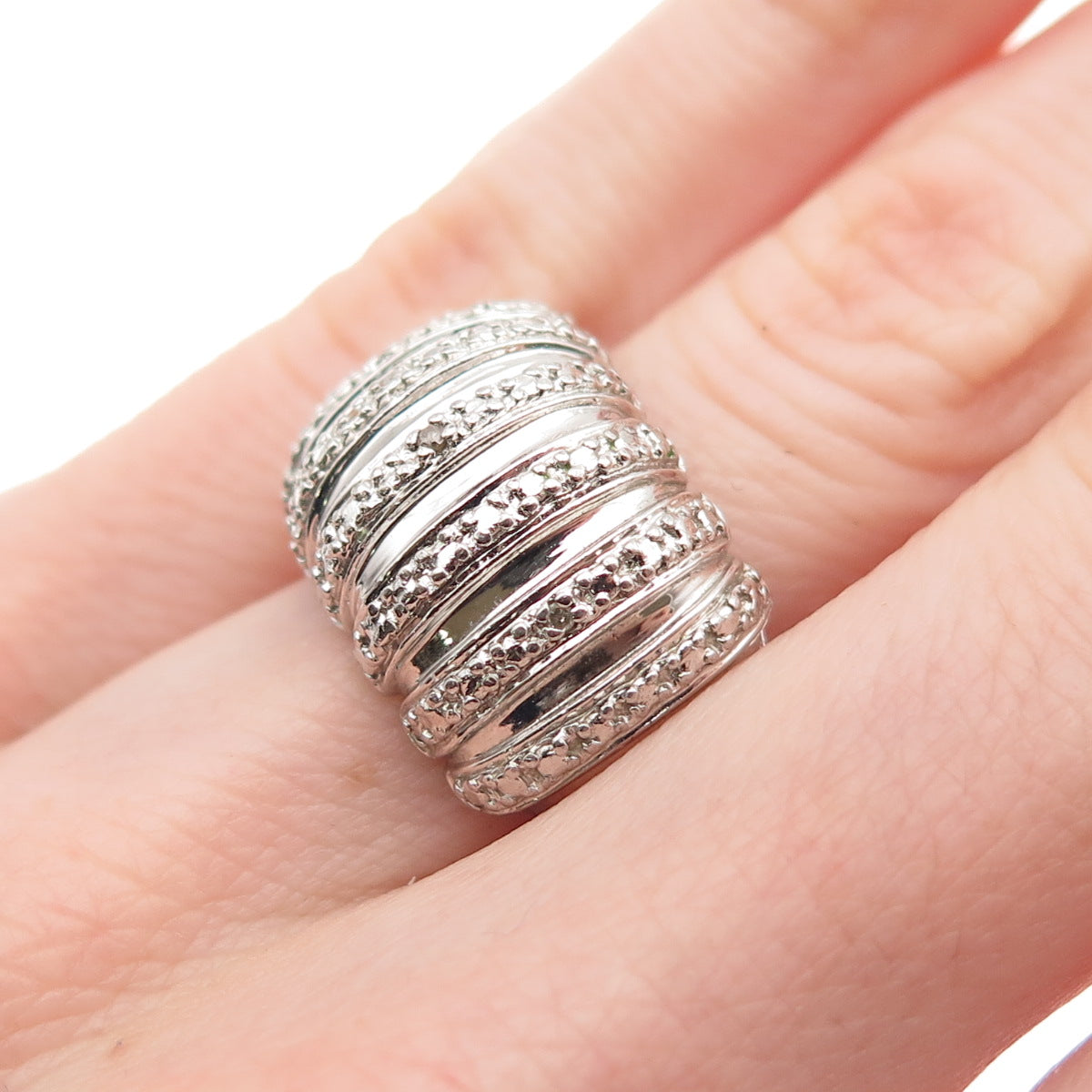 Ross Simons 925 Sterling Silver Real Round-Cut Diamond Ribbed Ring Size 6.25