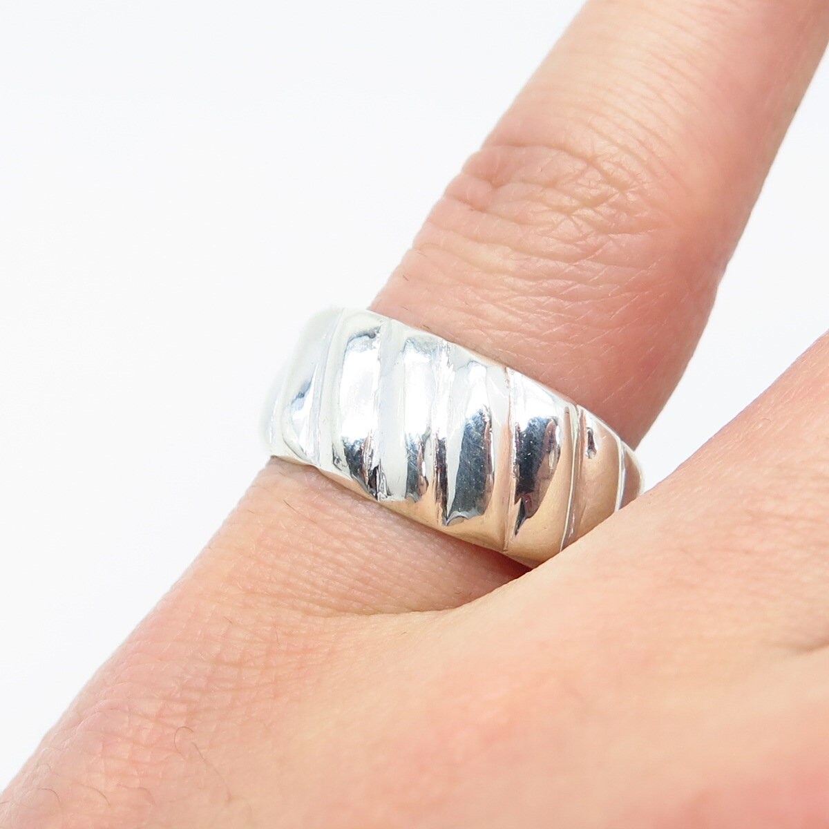 925 Sterling Silver Vintage Rubbed Ring Size 6.5