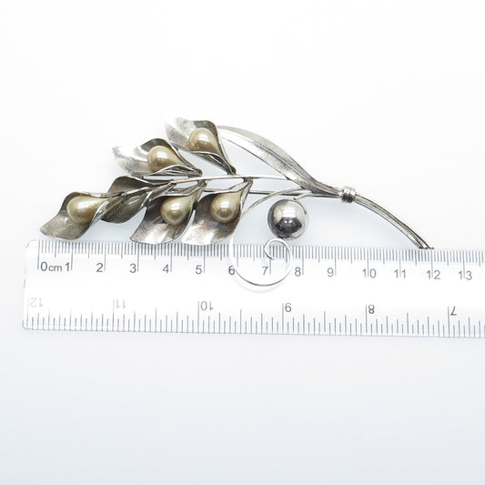 TRUART Sterling Silver Vintage Faux Pearl Calla Lily Flower Oxidized Pin Brooch