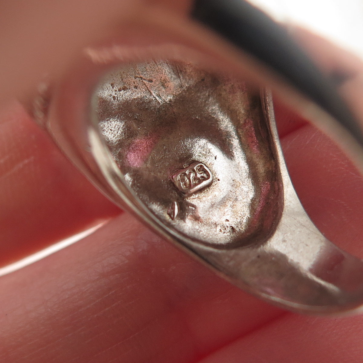 925 Sterling Silver Vintage Cushion-Cut Pink C Z Oxidized Ring Size 7.25