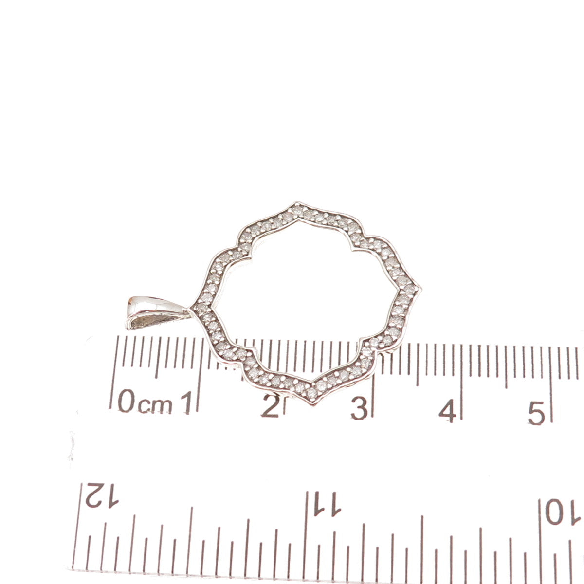 Heng Ngai 925 Sterling Silver Real Round-Cut Diamond Floral Charm Pendant