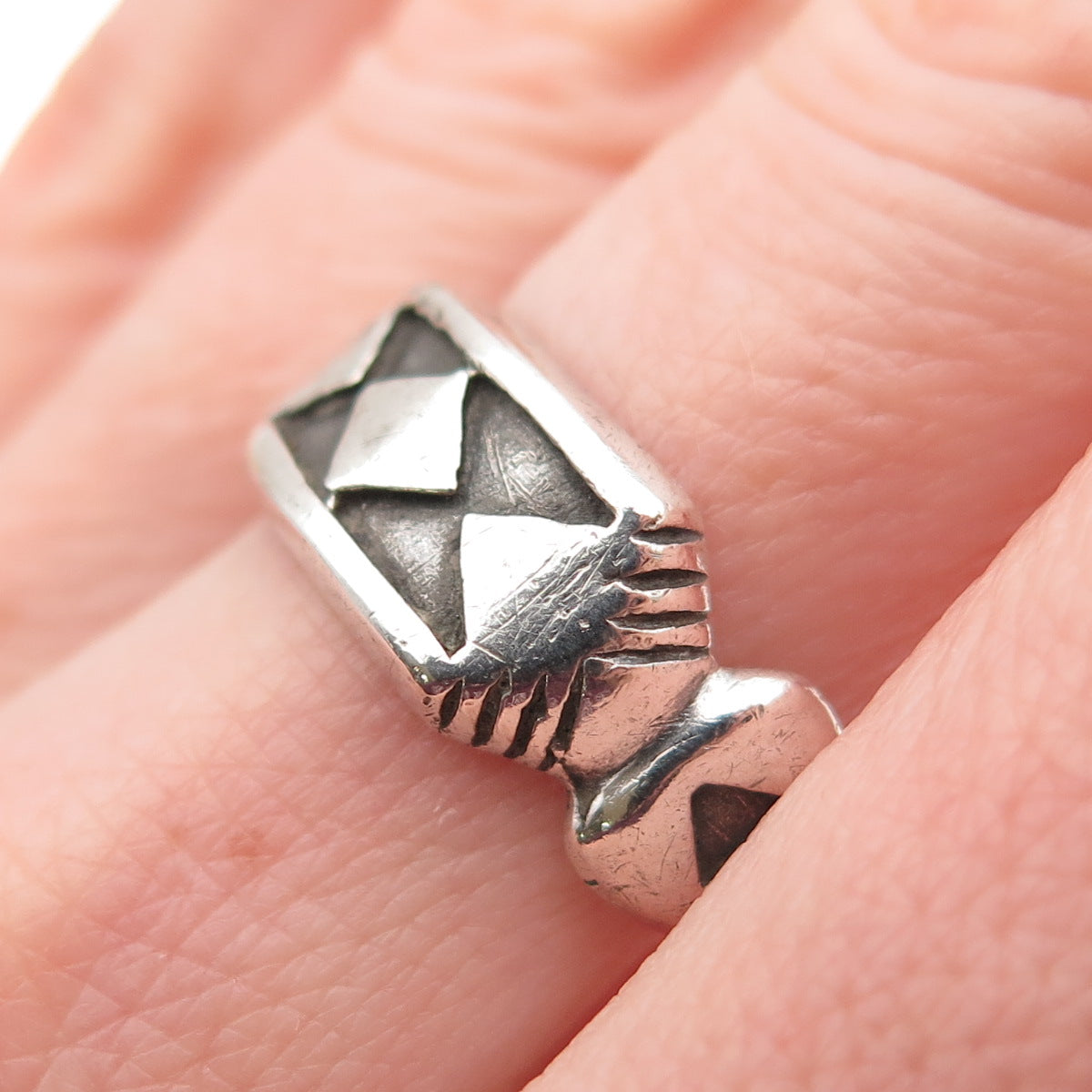 MAISELS INDIAN Old Pawn Sterling Silver Vintage Southwestern Tribal Ring Size 8