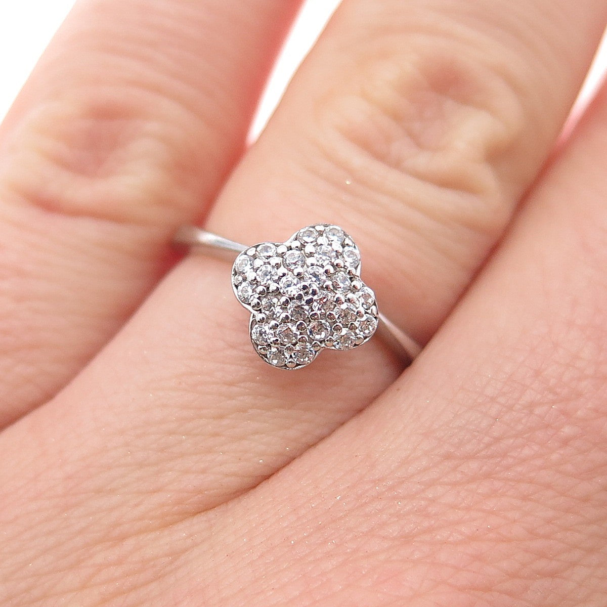 925 Sterling Silver Round-Cut C Z Flower Ring Size 6