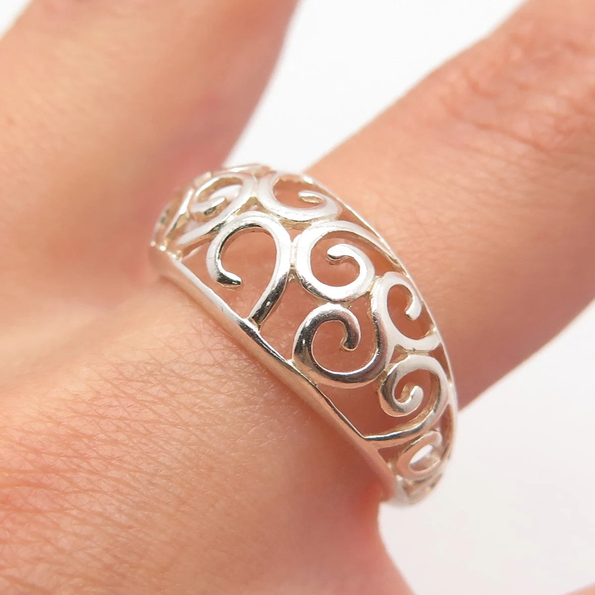 925 Sterling Silver Vintage Nevada Silver Open Swirl Ring Size 8.25