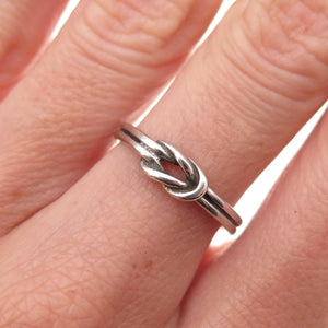 James Avery 925 Sterling Silver Vintage Love Knot Oxidized Ring Size 6.75