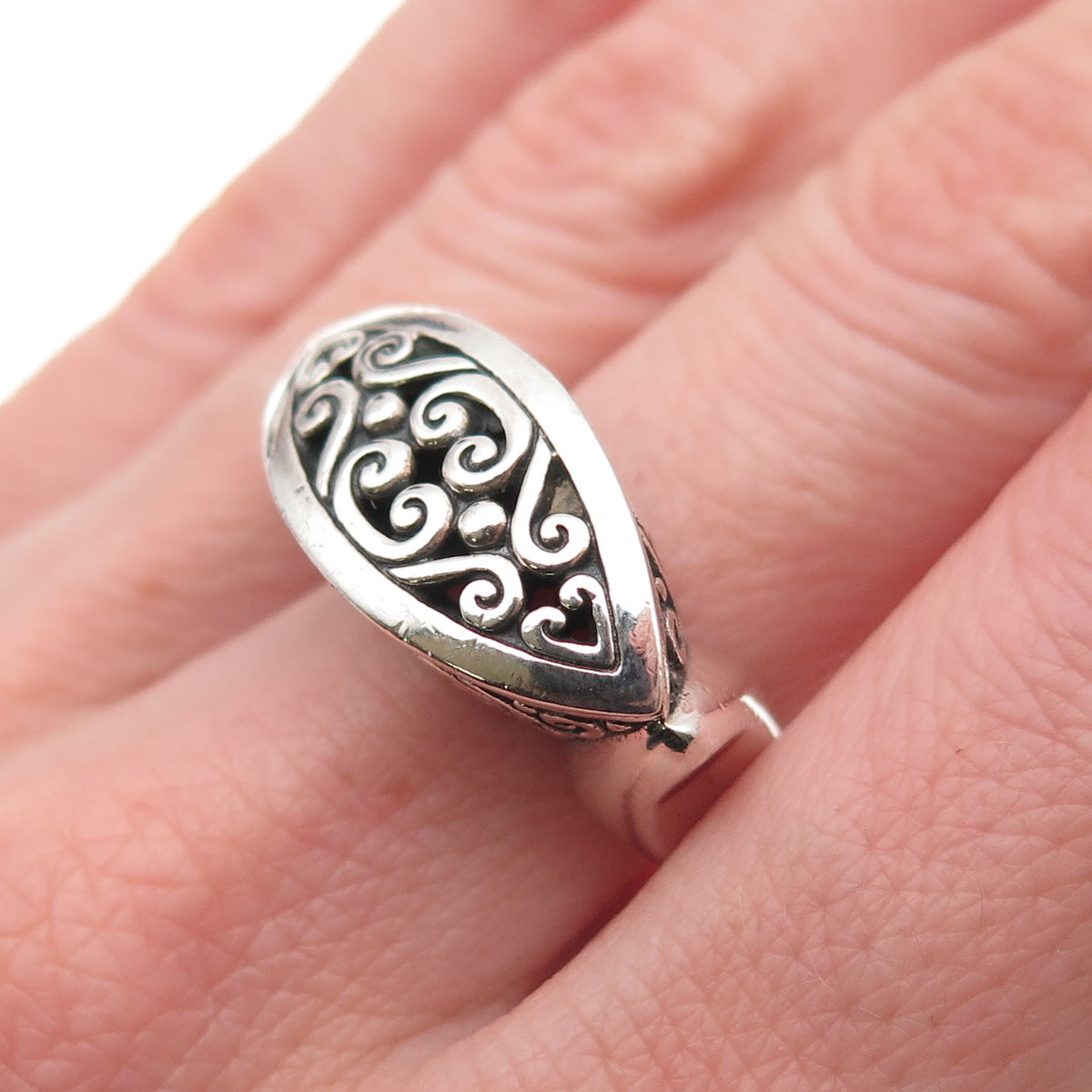 925 Sterling Silver Vintage Modernist Scroll Oxidized Ring Size 8.25