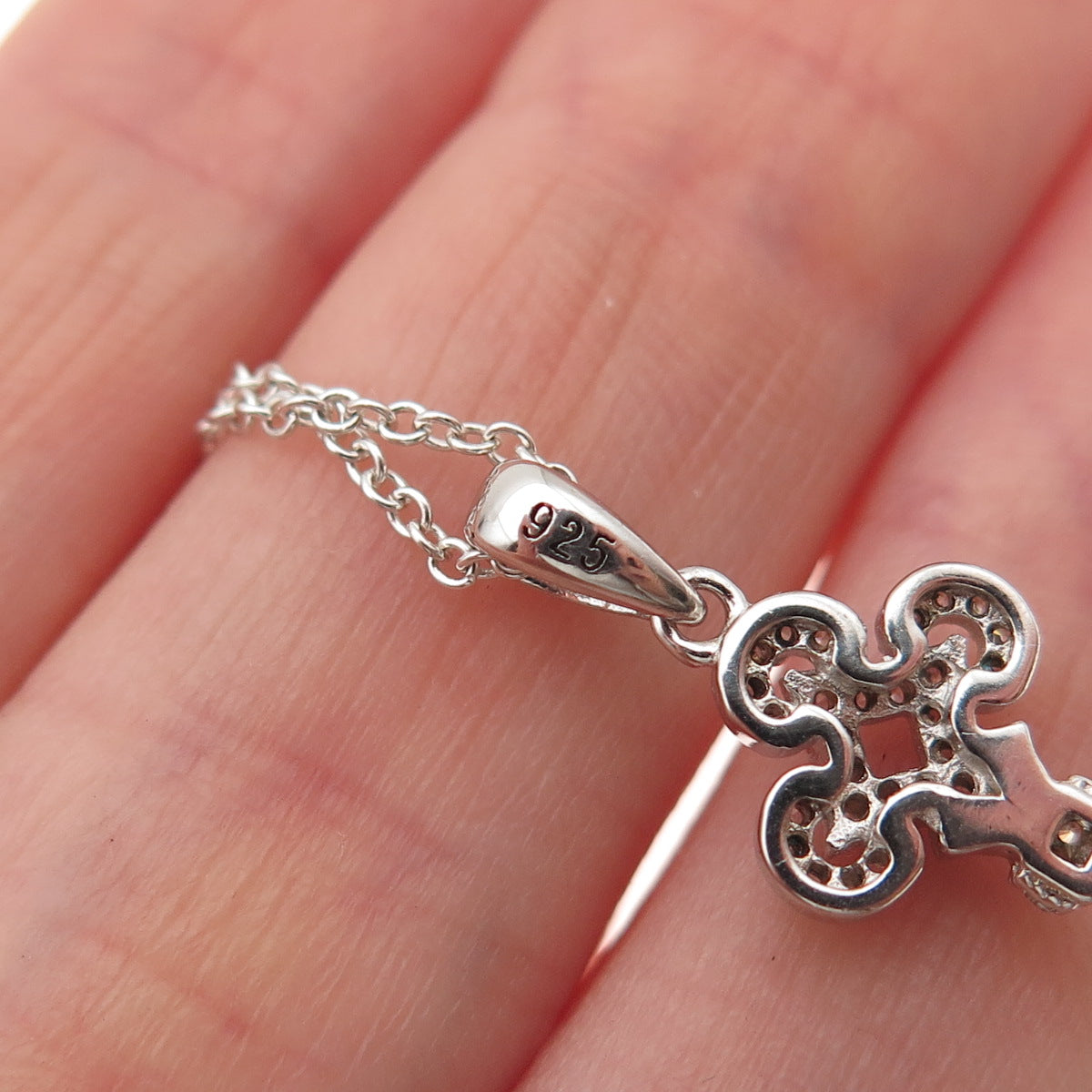 925 Sterling Silver Round-Cut C Z Club Key Cable Chain Necklace 18"
