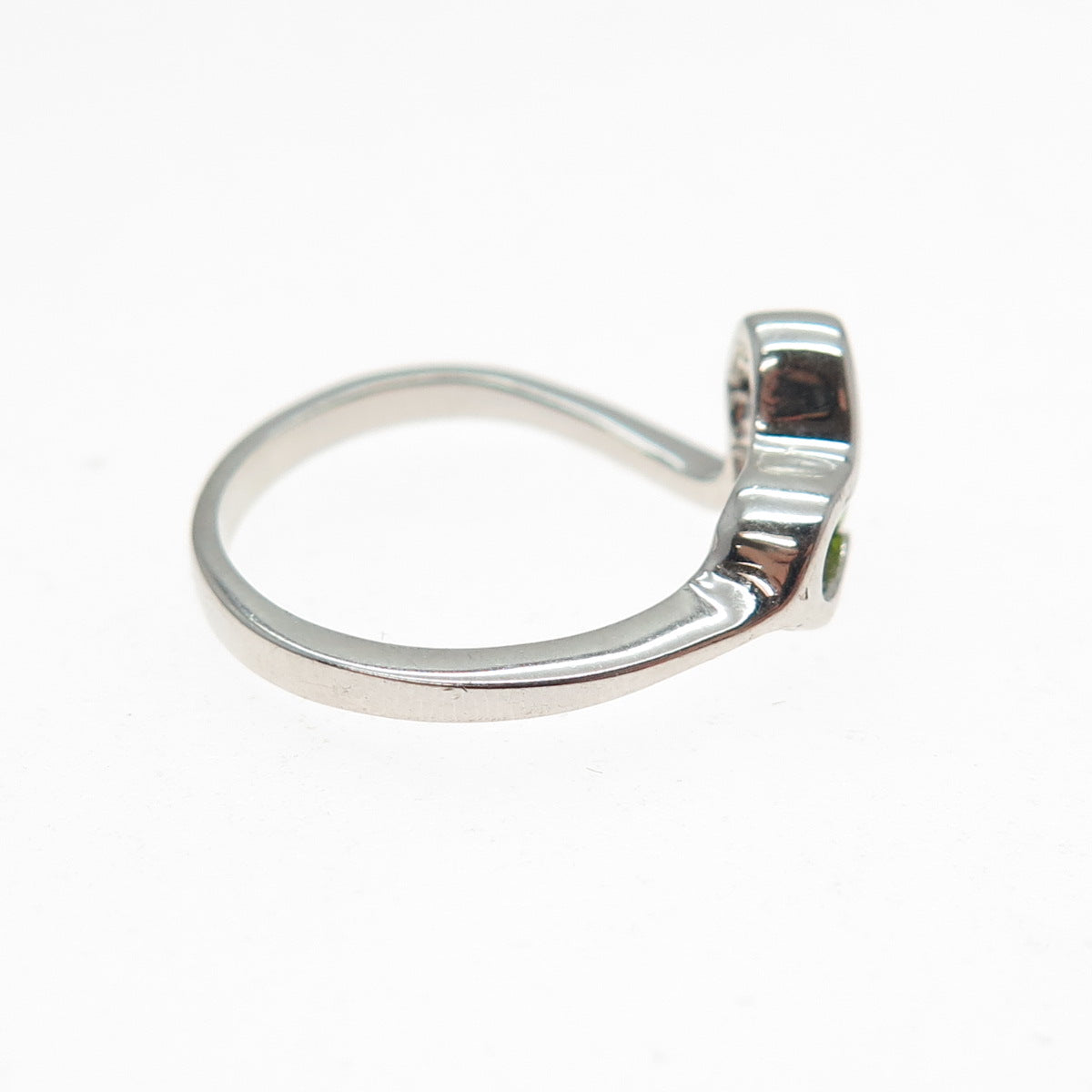 925 Sterling Silver Real Round-Cut Peridot Modernist Heart Ring Size 6.25