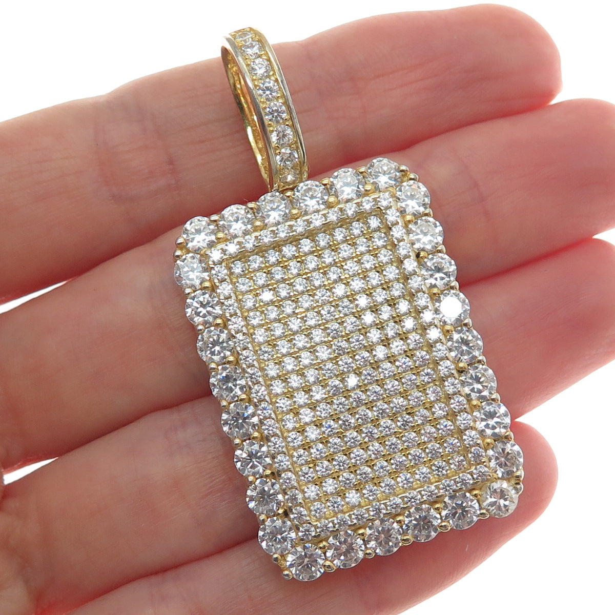 DESIGNS BY YAGI 925 Sterling Gold Plated Round-Cut Shaped C Z Sparkle Pendant
