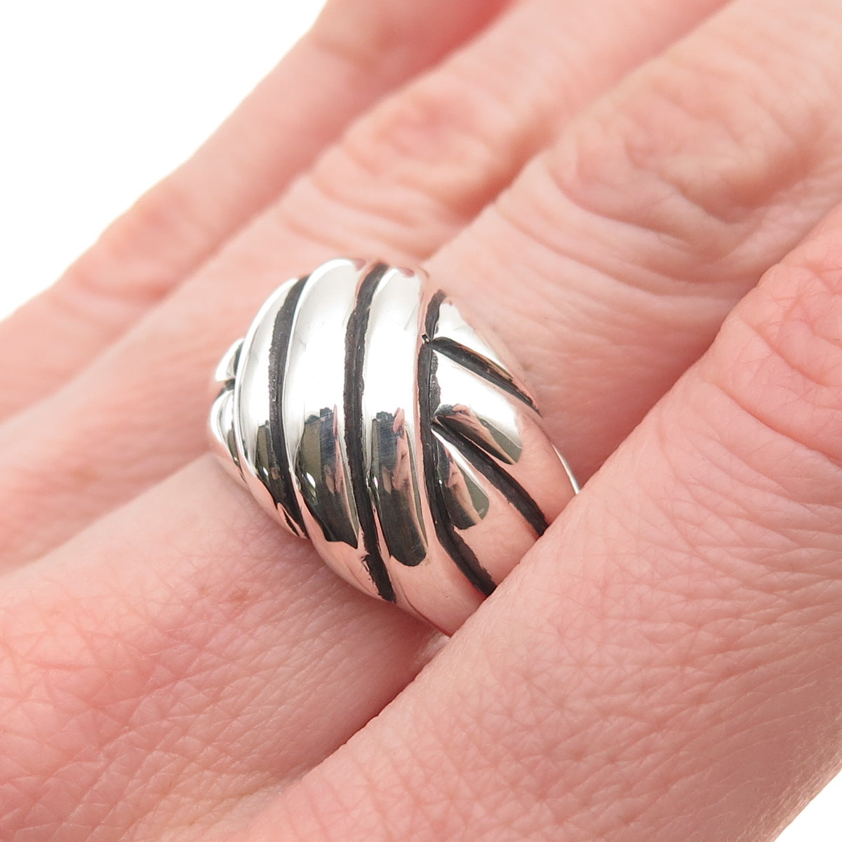 925 Sterling Silver Vintage Modernist Crisscross Oxidized Ring Size 7