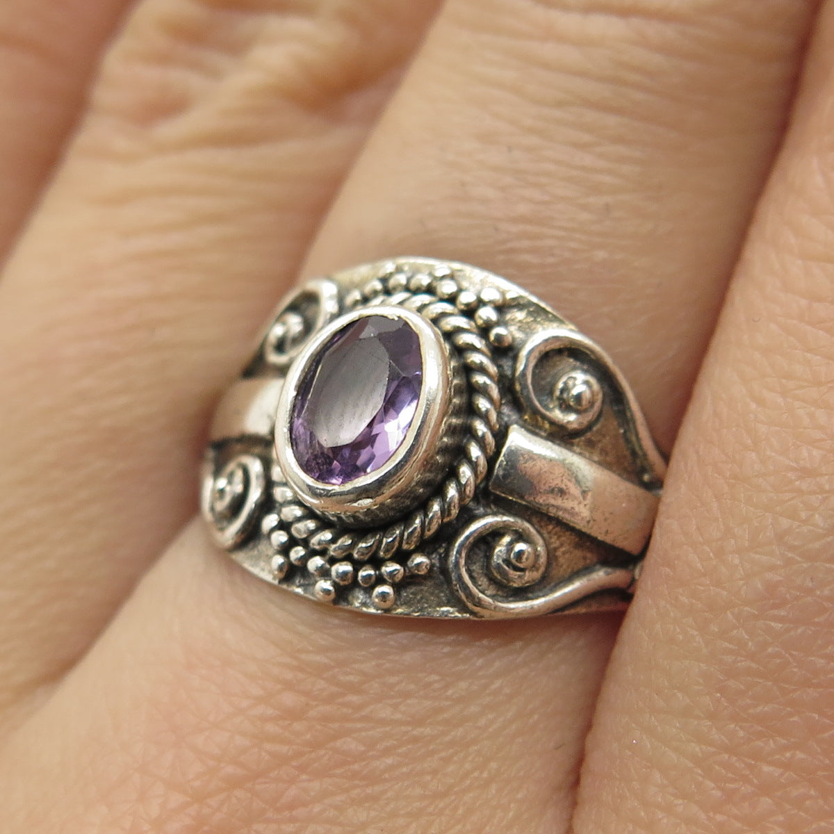 925 Sterling Silver Vintage Real Oval-Cut Amethyst Swirl Ring Size 4.75