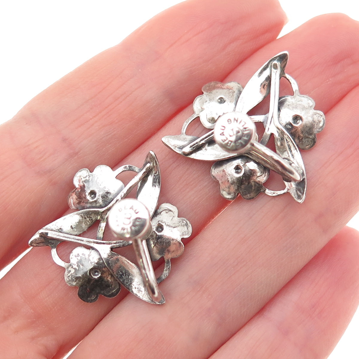 BEAU 925 Sterling Silver Antique Art Deco Flower Oxidized Screw Back Earrings