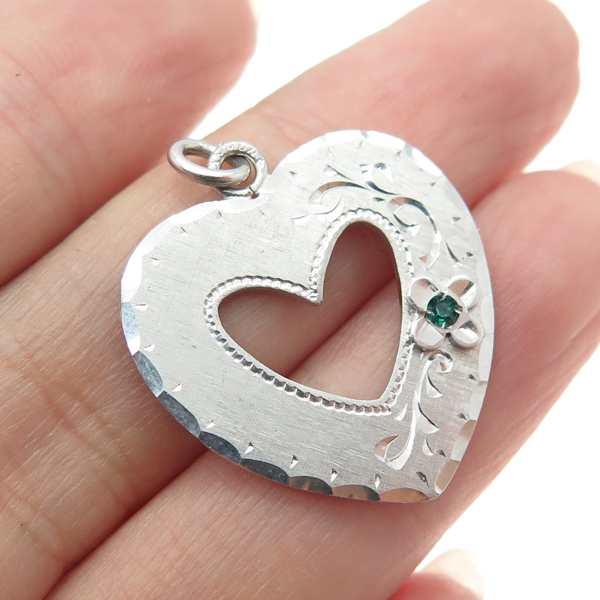 925 Sterling Silver Vintage Green Rhinestone Engraved Heart Pendant