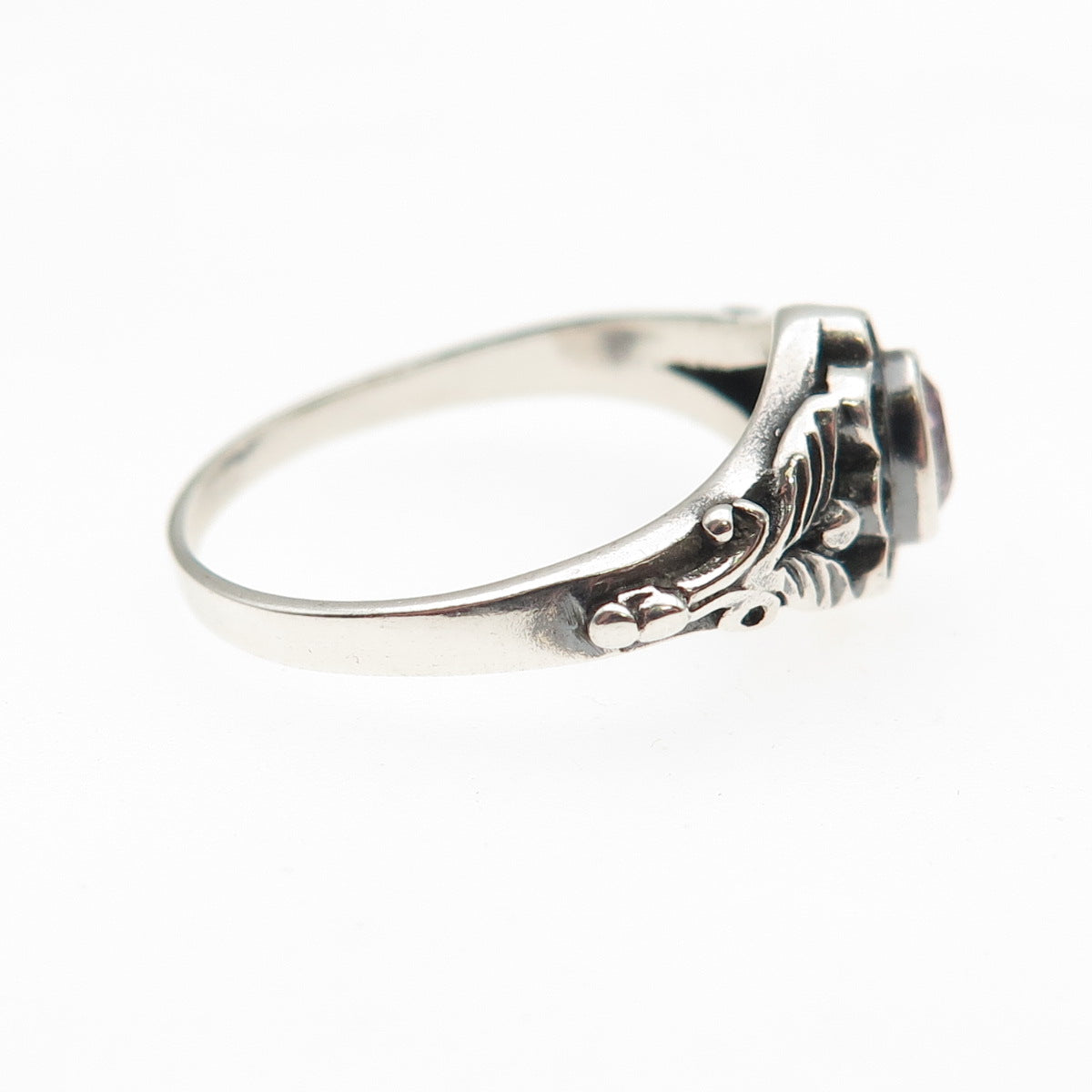 925 Sterling Silver Vintage Oval-Cut Lavender C Z Flower Oxidized Ring Size 6