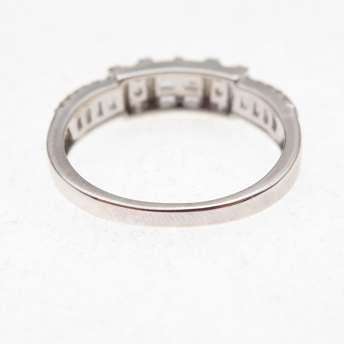 925 Sterling Silver Emerald & Round-Cut C Z Ring Size 8