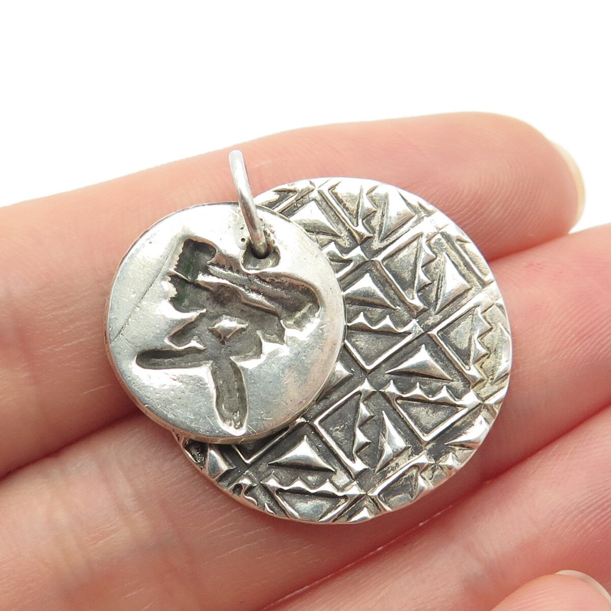 925 Sterling Silver Vintage Textured Chinese Character Round Pendant
