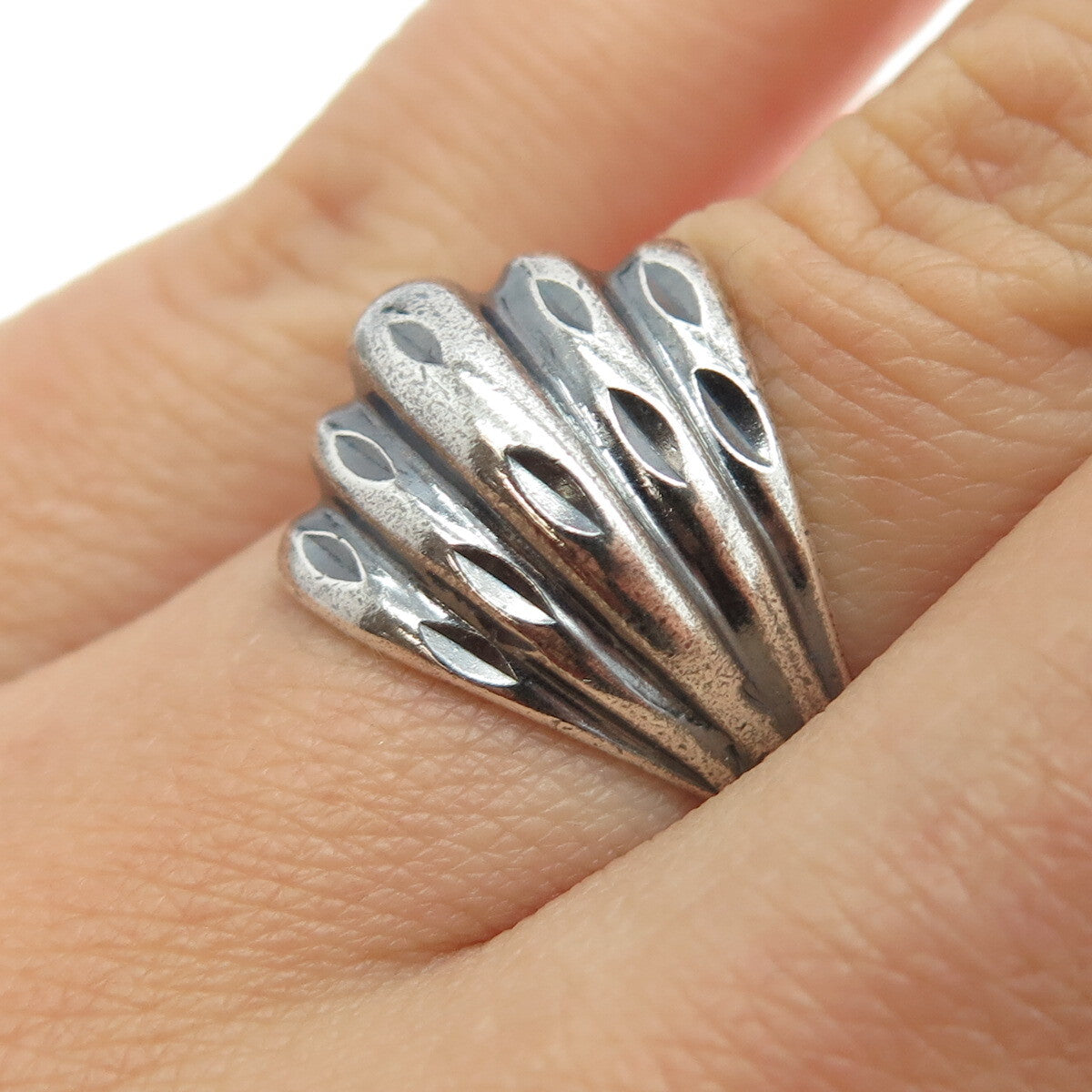 925 Sterling Silver Vintage Ribbed Ring Size 6.25