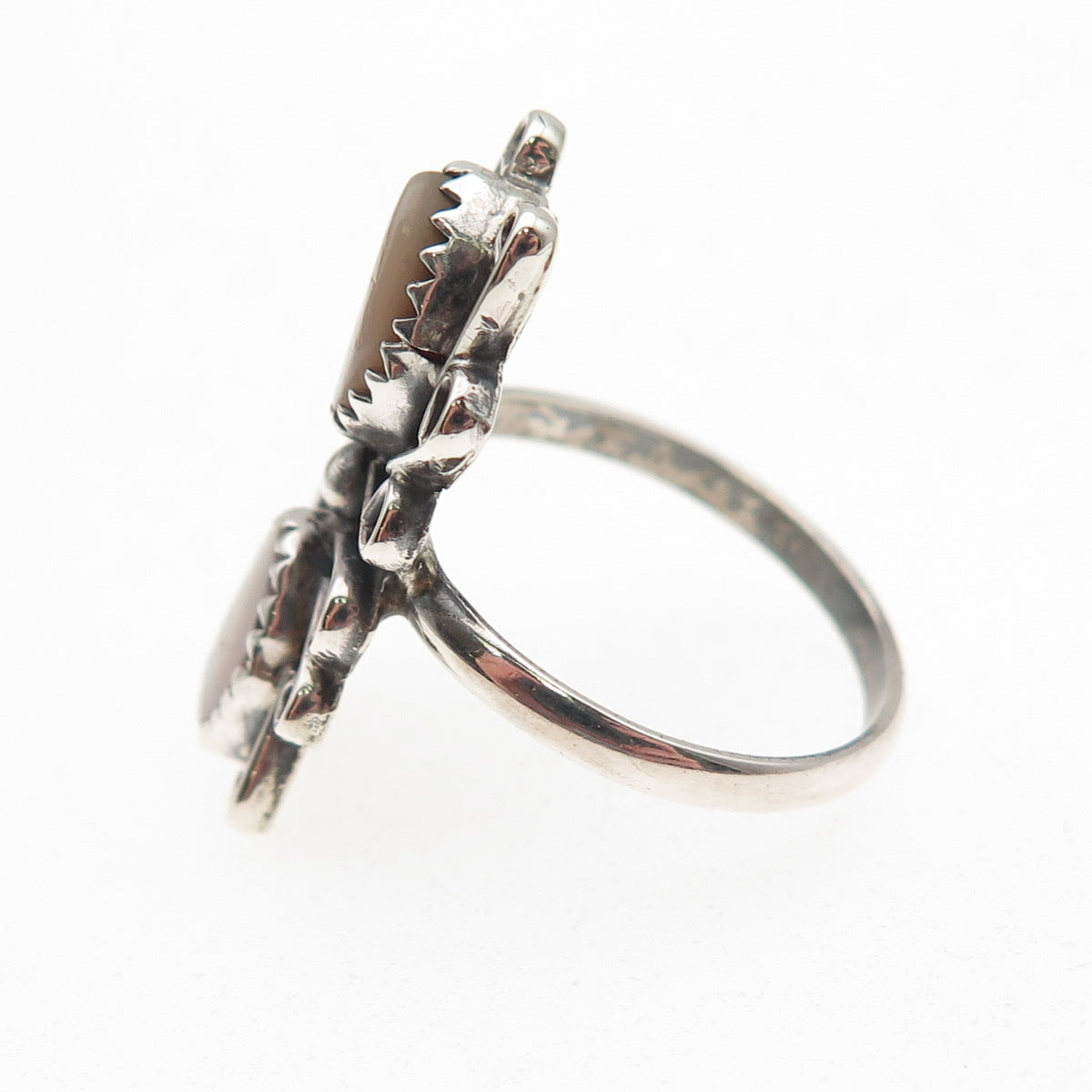 Old Pawn Sterling Silver Vintage Southwestern MOP Oxidized Tribal Ring Size 6.5