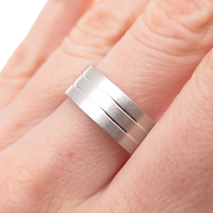 925 Sterling Silver Lined Band Ring Size 8.25