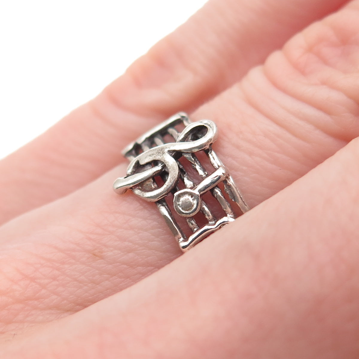 925 Sterling Silver Vintage Treble Clef Music Notes Oxidized Band Ring Size 5.5