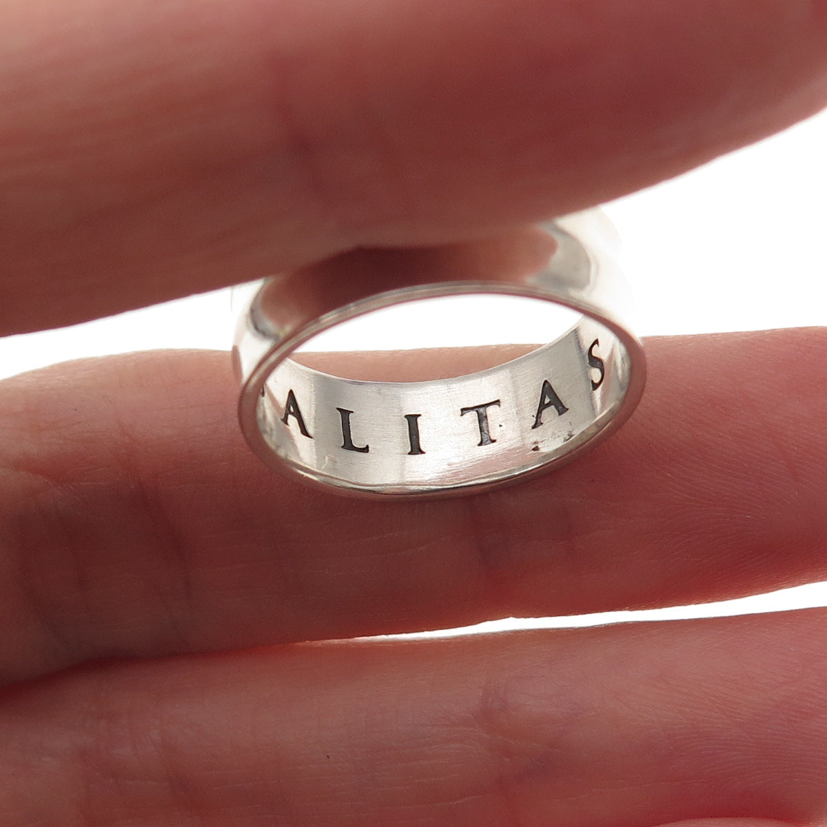 Laurel Elliot 925 Sterling Silver Vintage Aequalitas Band Ring Size 7.75