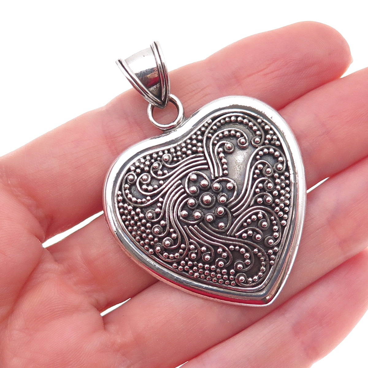 Suarti Bali 925 Sterling Silver Vintage Granulated Floral Heart Oxidized Pendant