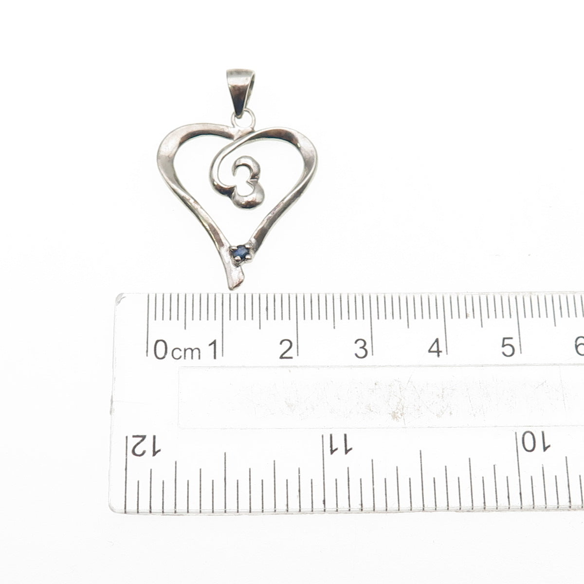 SONYA HOU Sterling Silver Vintage Real Round-Cut Sapphire Heart Charm Pendant