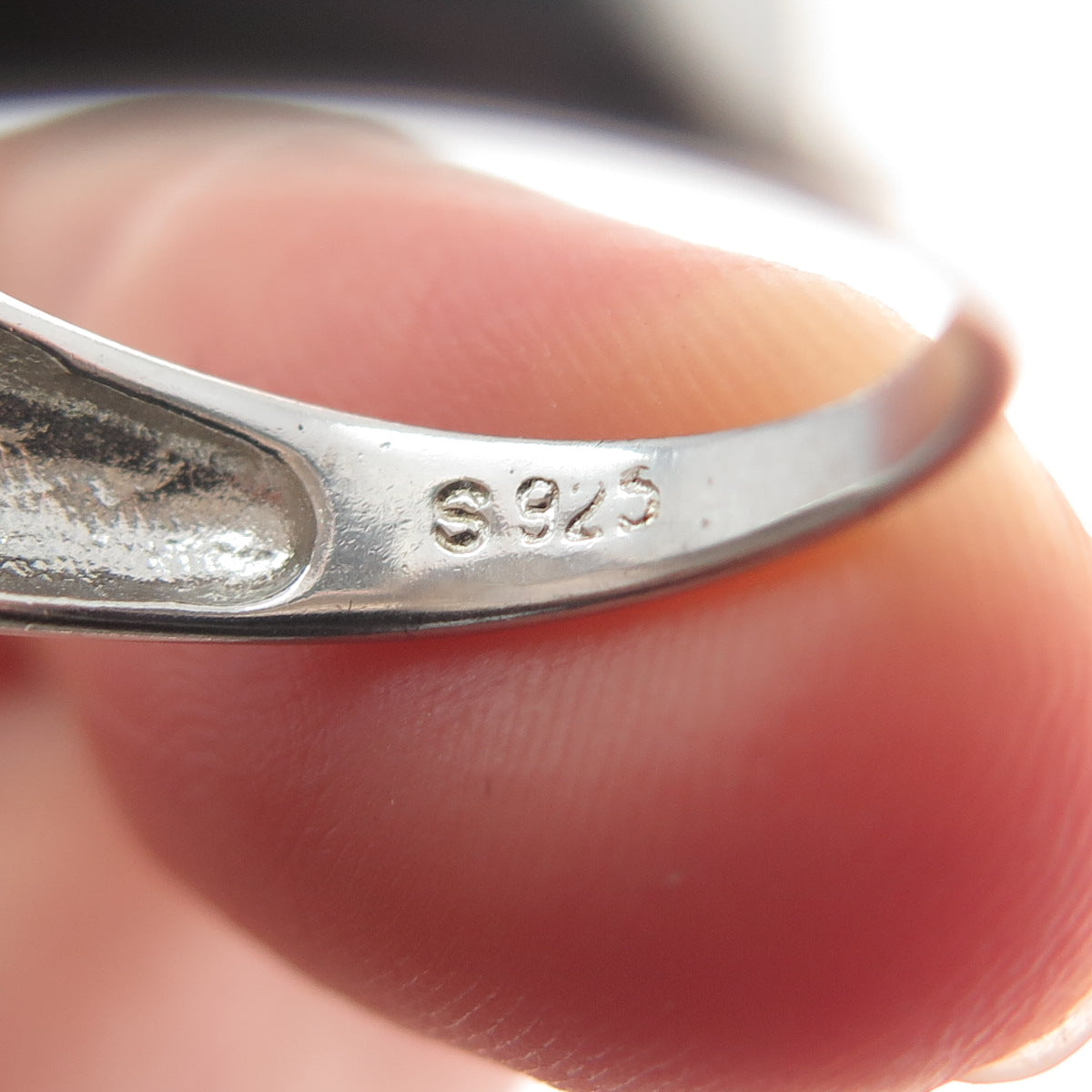 925 Sterling Silver Real Mother-of-Pearl & C Z Flower Ring Size 7.75