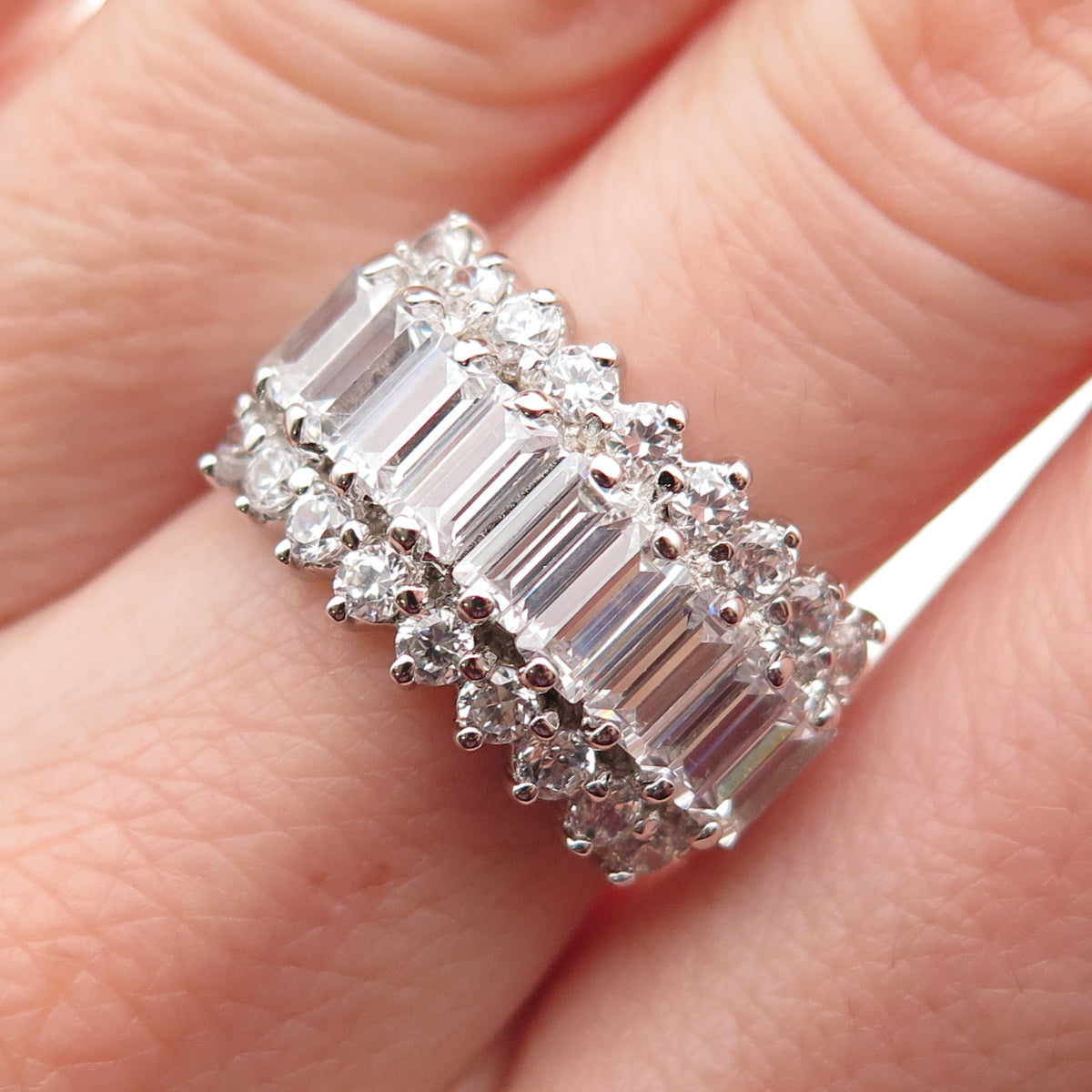 925 Sterling Silver Emerald & Round-Cut C Z Promise Ring Size 7