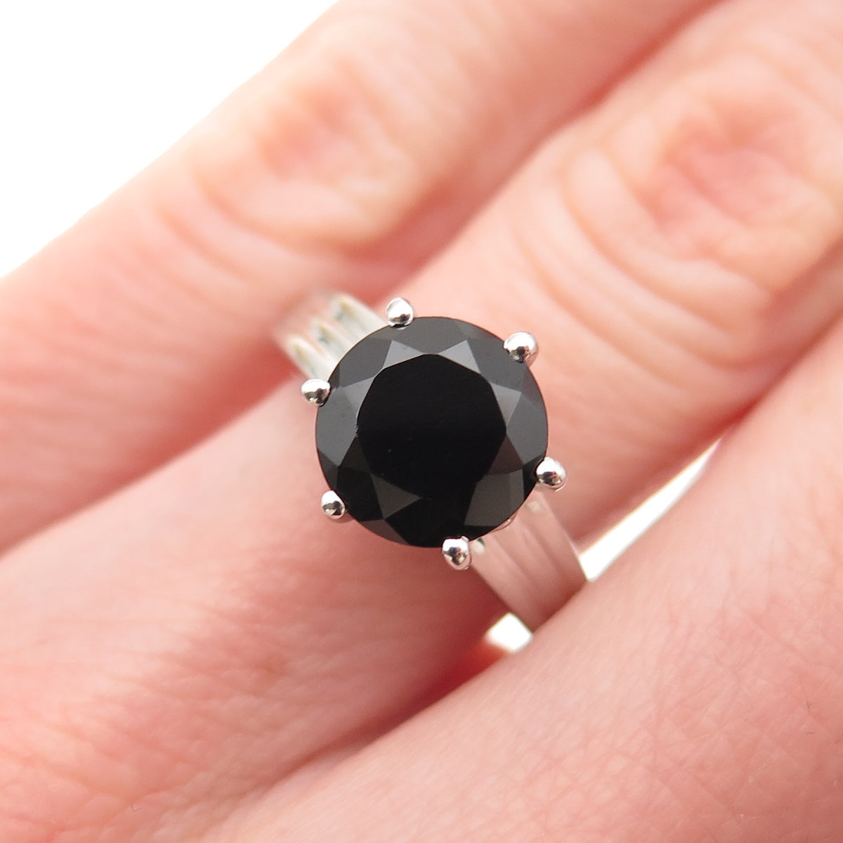 925 Sterling Silver GIE Real Round-Cut Black Spinel Ring Size 4.75