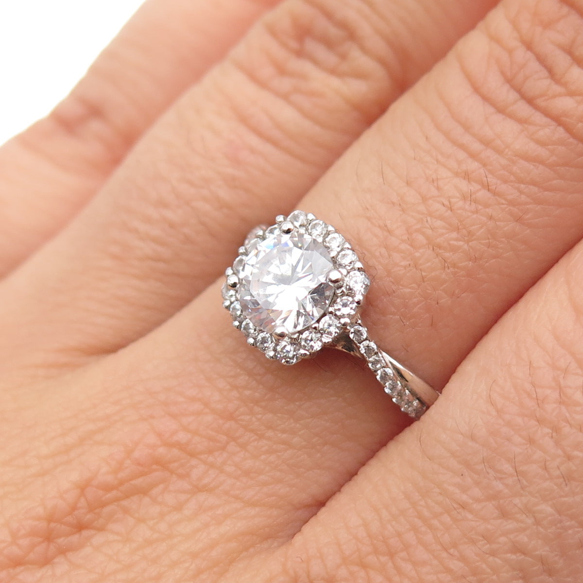 925 Sterling Silver Round-Cut C Z Engagement Ring Size 7