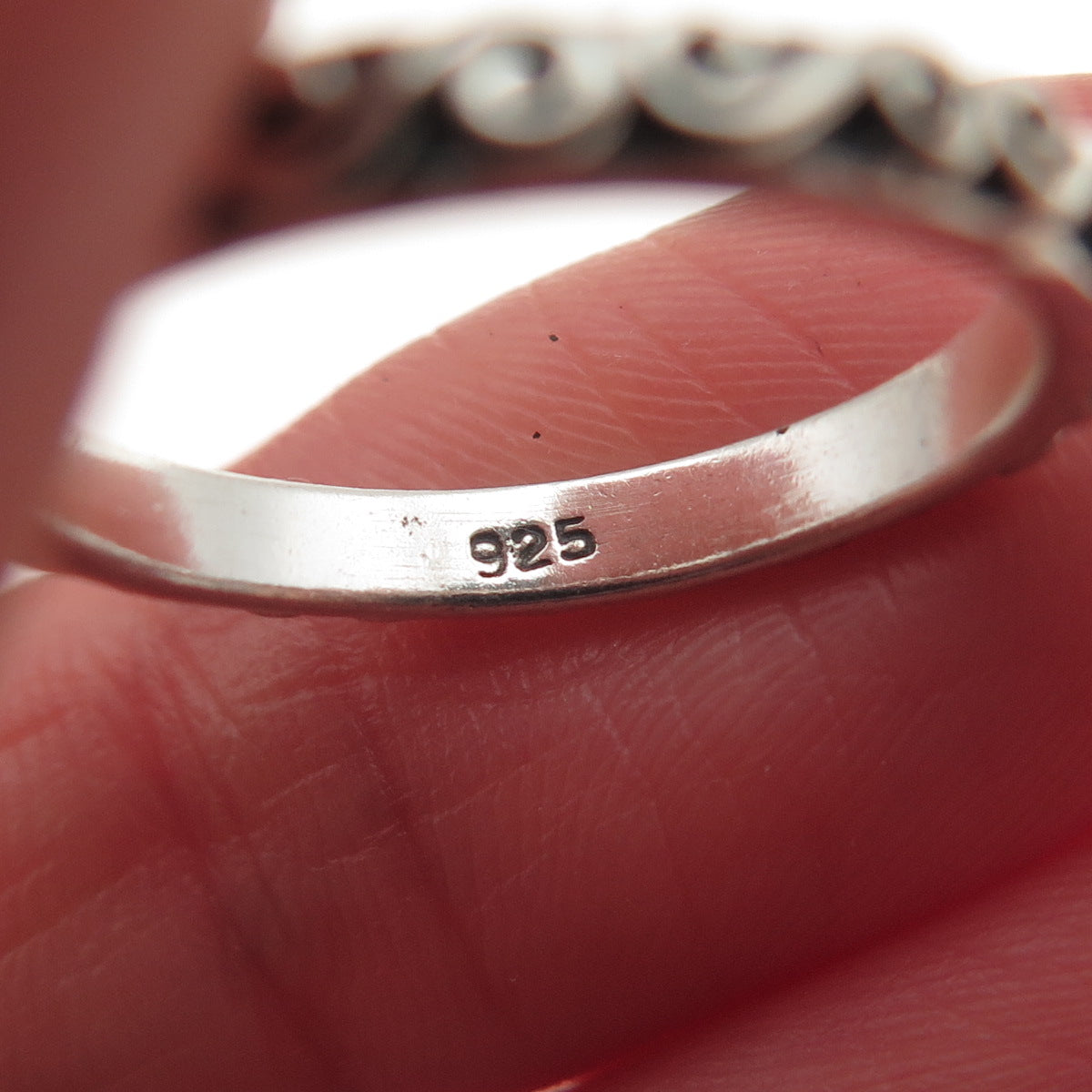 925 Sterling Silver Vintage Swirl Stackable Oxidized Band Ring Size 5.5