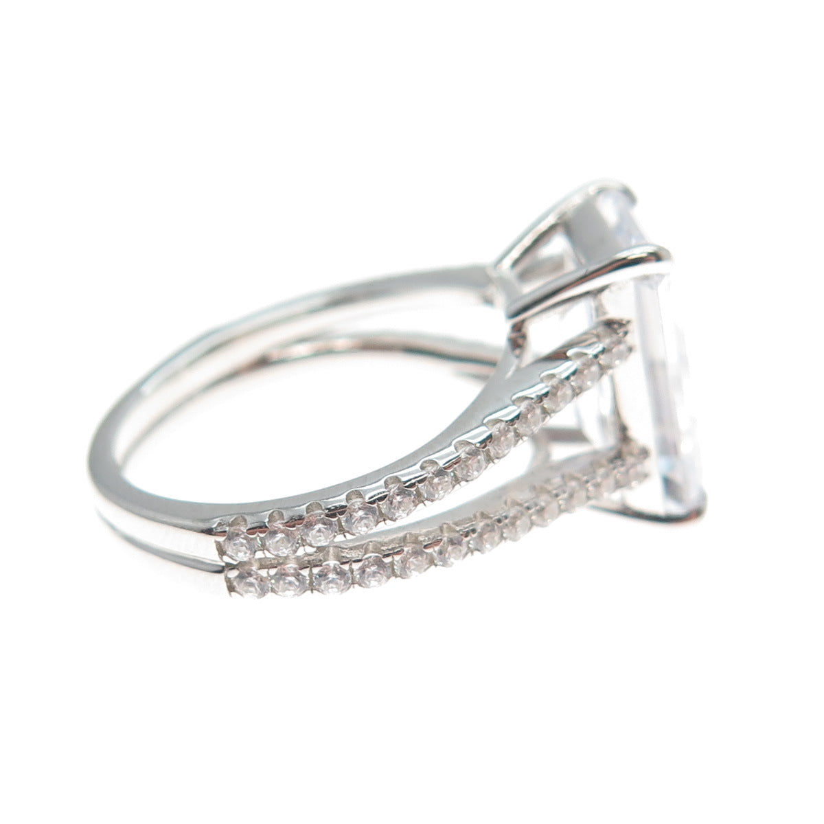 DSMK 925 Sterling Silver Emerald & Round-Cut Shaped C Z Ring Size 5.25