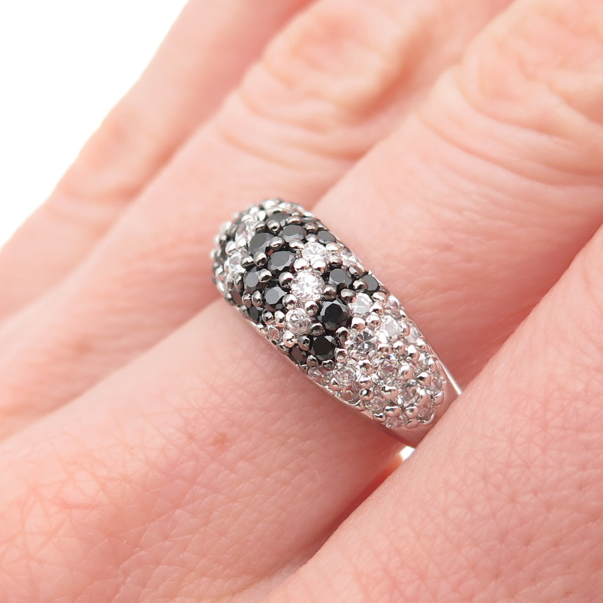 925 Sterling Silver Round-Cut Black & White C Z Zebra Ring Size 7