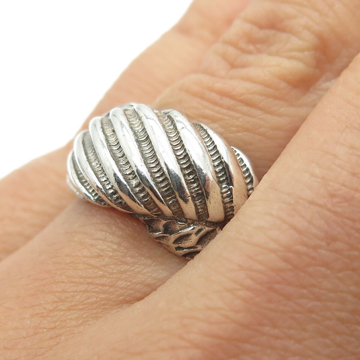 925 Sterling Silver Vintage Twisted Ribbed Pattern Dome Ring Size 7