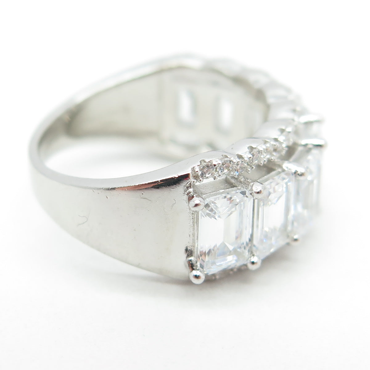 925 Sterling Silver Radiant & Round-Cut Shaped C Z Ring Size 7.25