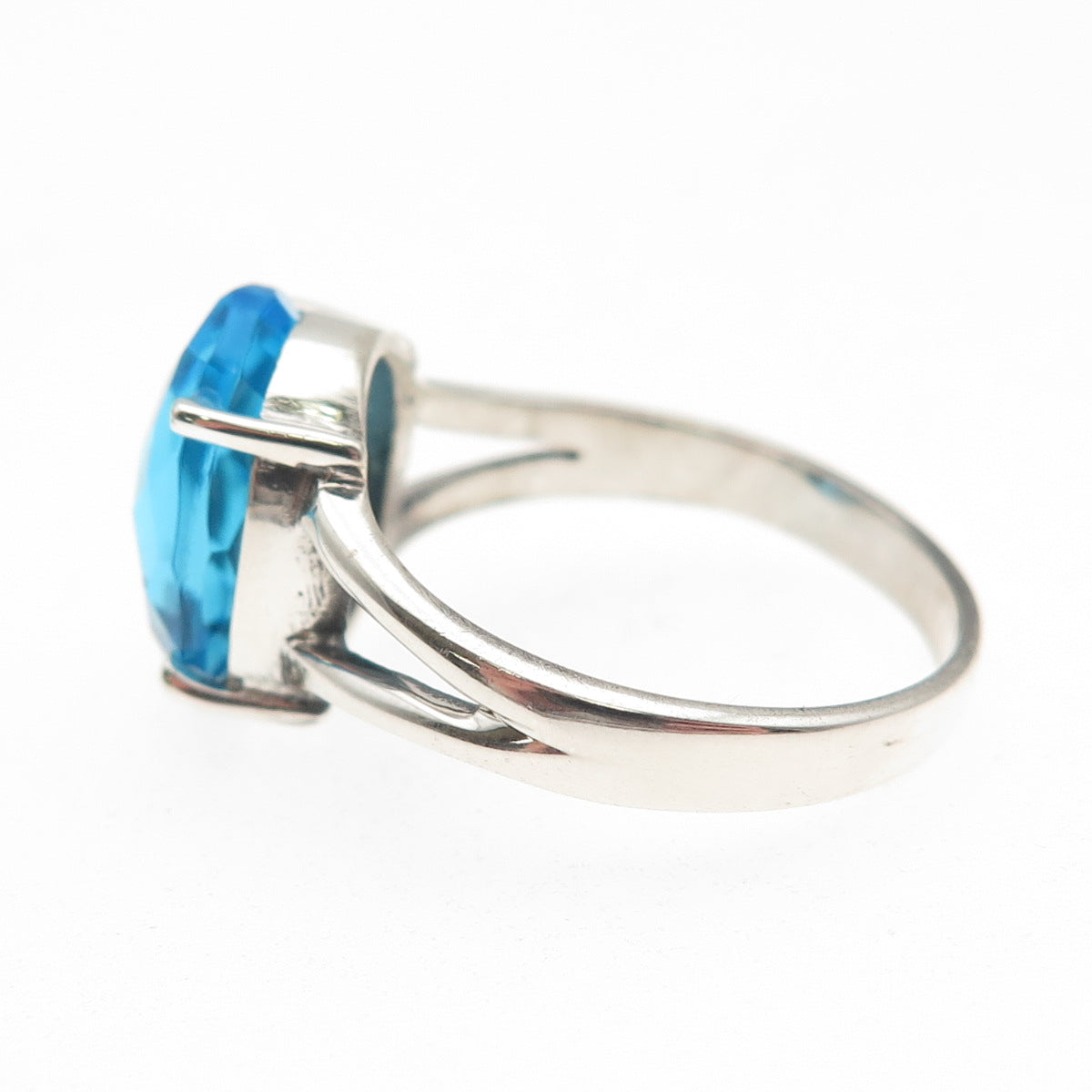 925 Sterling Silver Vintage Oval-Cut Blue C Z Ring Size 9.25