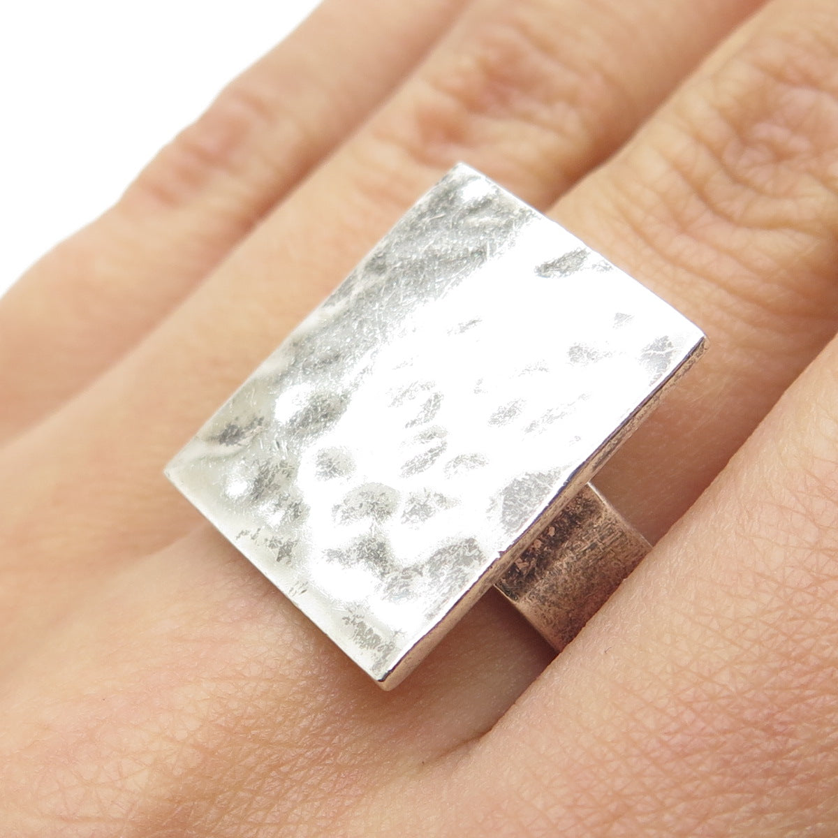 925 Sterling Silver Vintage Modernist Hammered Finish Ring Size 7.5
