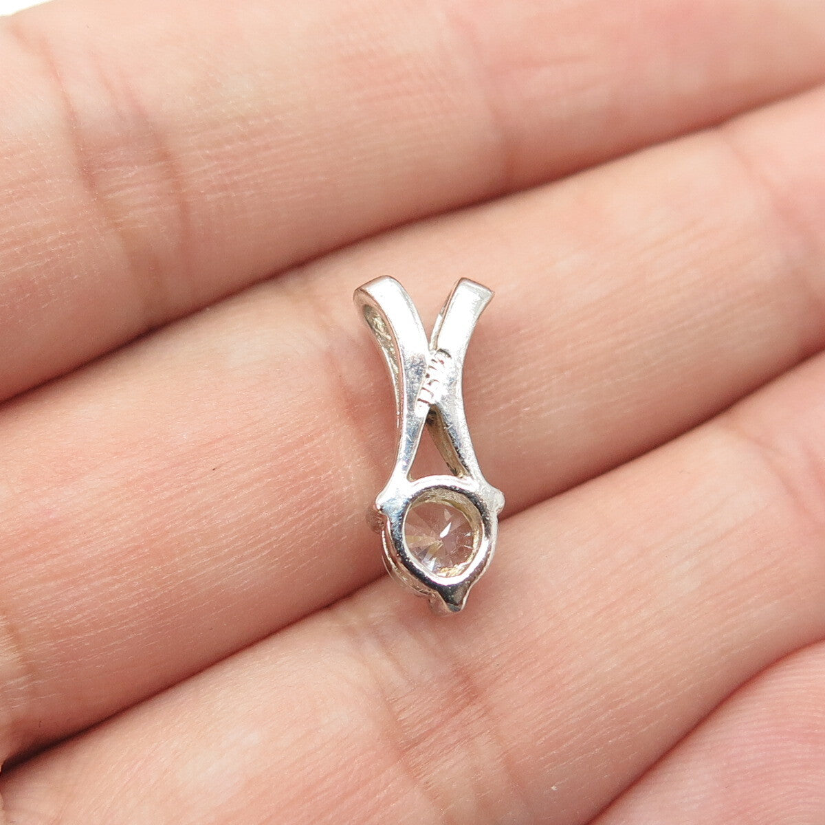 925 Sterling Silver Vintage Round-Cut Shaped White C Z Pendant