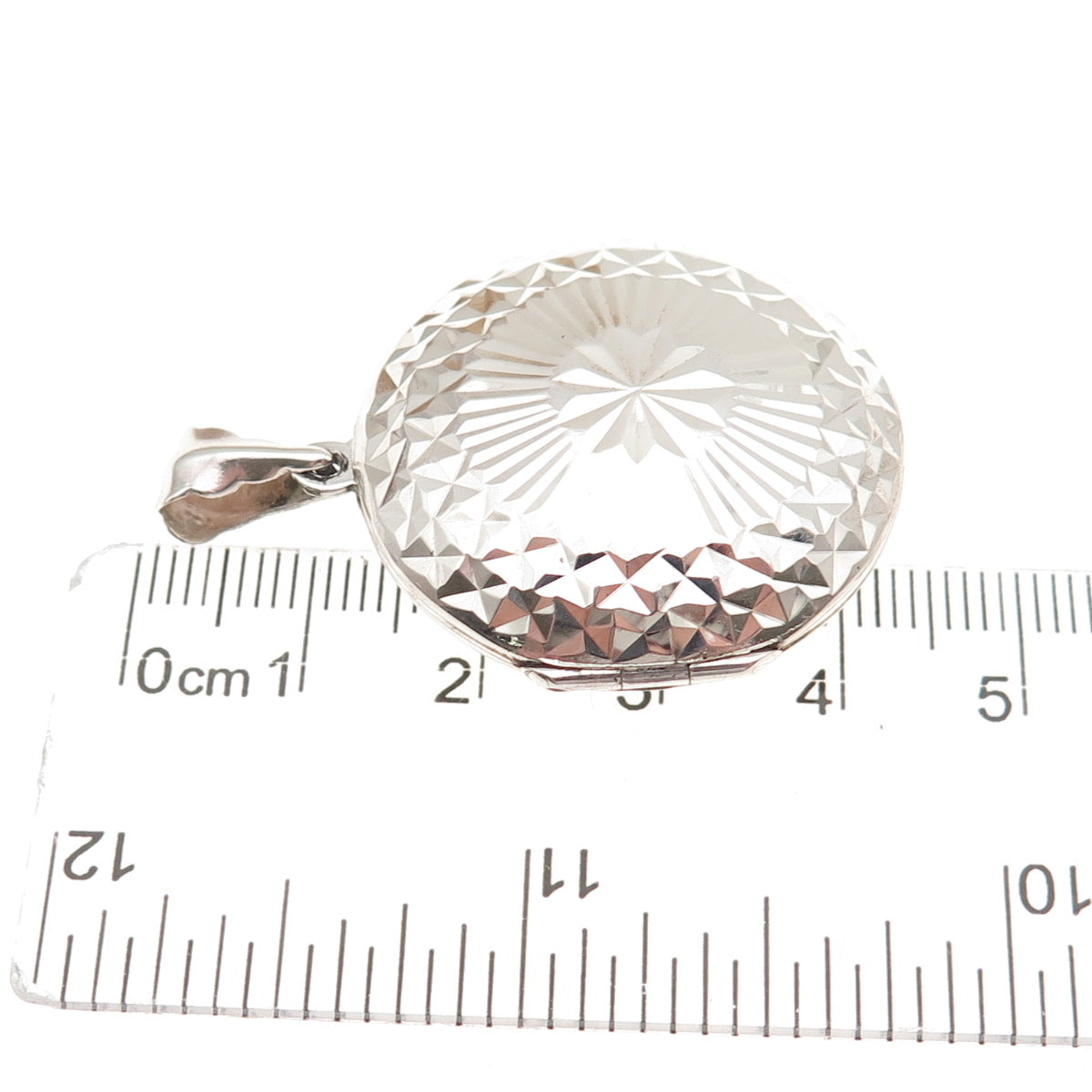 925 Sterling Silver Vintage Diamond-Cut Round Locket Charm Pendant