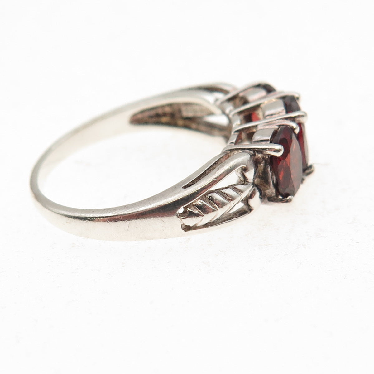 925 Sterling Silver Vintage Real Oval-Cut Red Garnet Ring Size 8.25