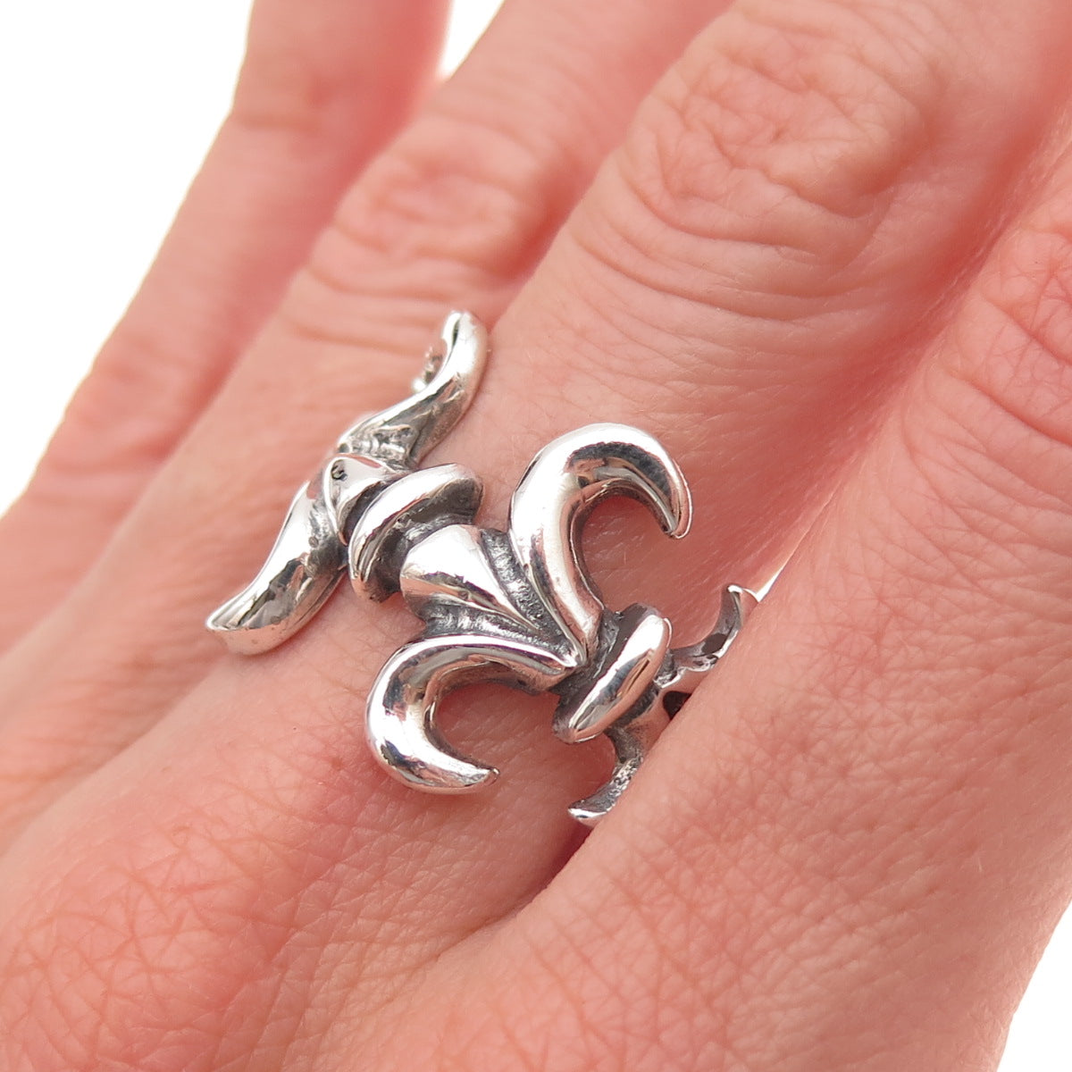 925 Sterling Silver Vintage Fleur de Lis Oxidized Ring Size 11.5